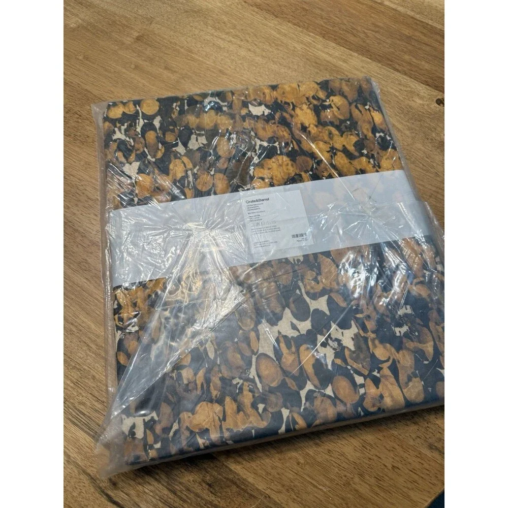 NWT Crate & Barrel 60x120” Tablecloth Yellow Gold Abstract Made Italy Cotton